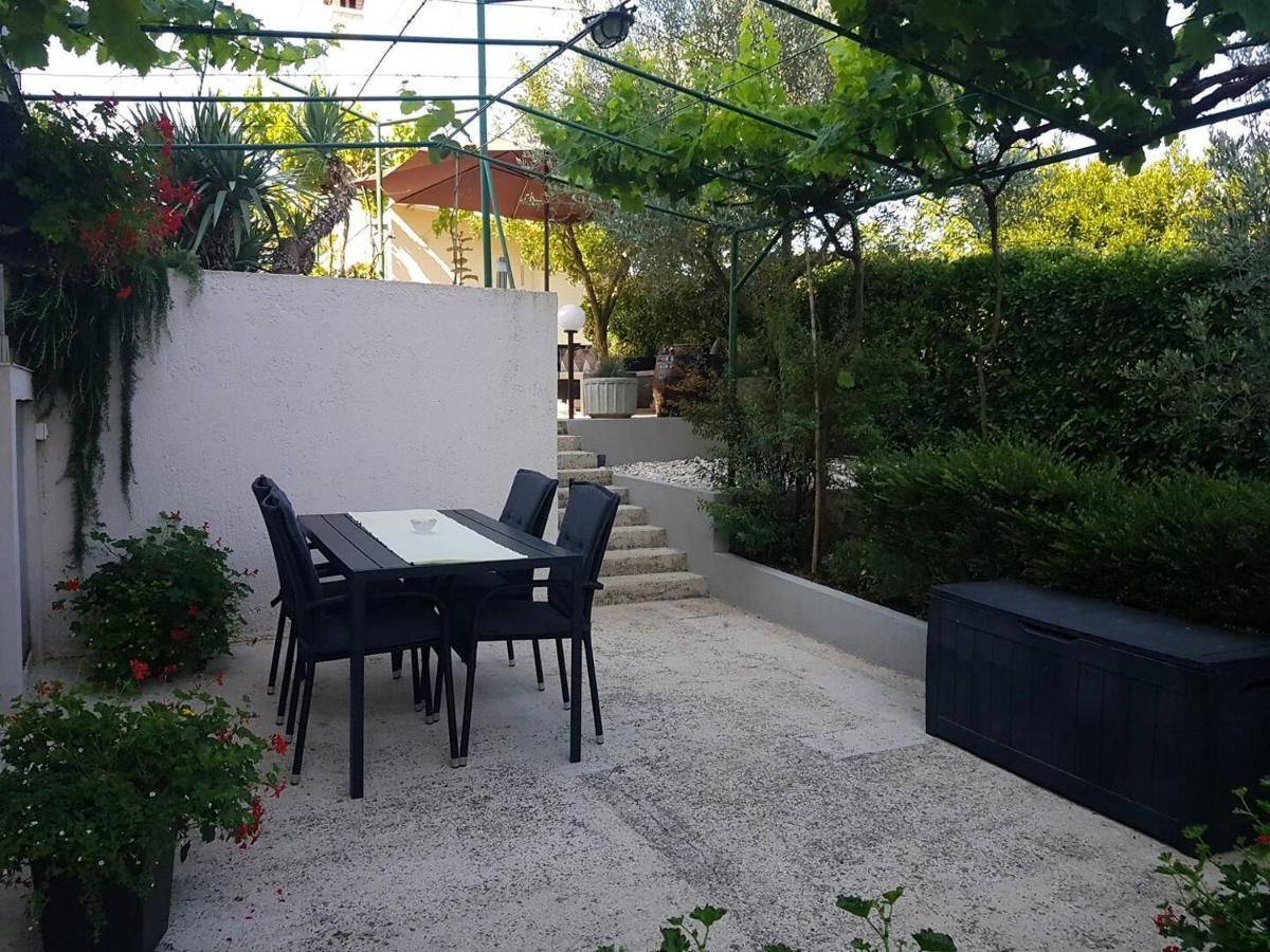 Apartment Tara Pula Luaran gambar