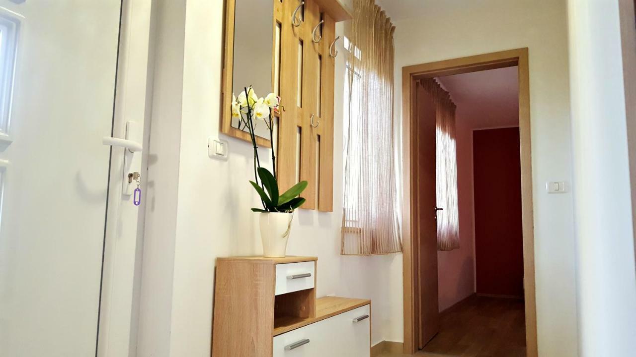 Apartment Tara Pula Luaran gambar