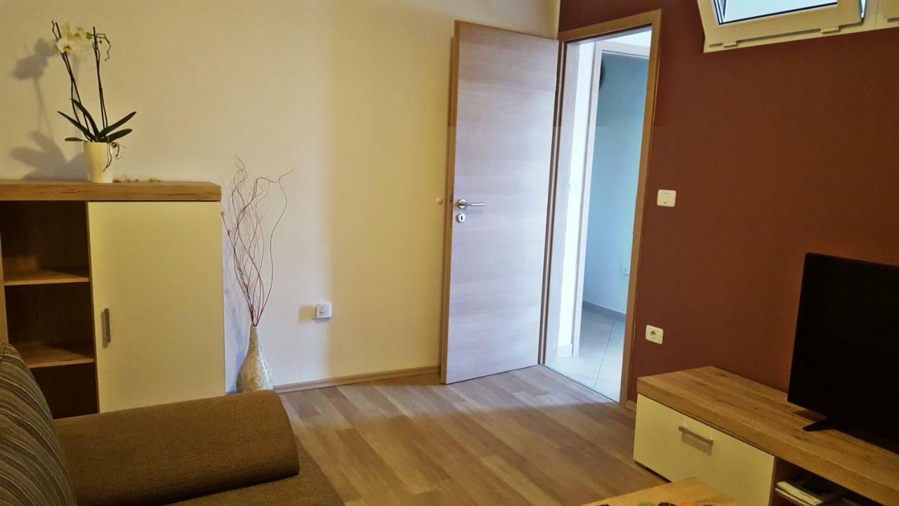 Apartment Tara Pula Luaran gambar