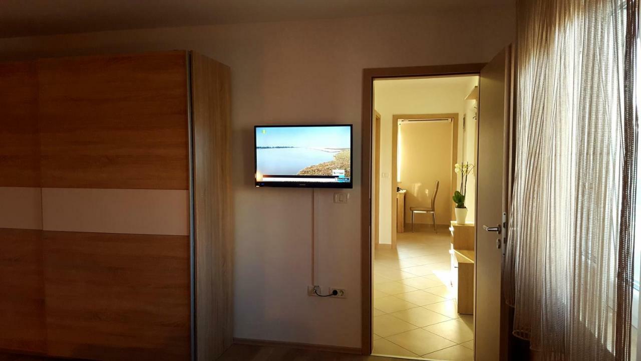 Apartment Tara Pula Luaran gambar
