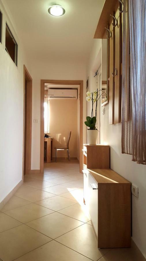 Apartment Tara Pula Luaran gambar